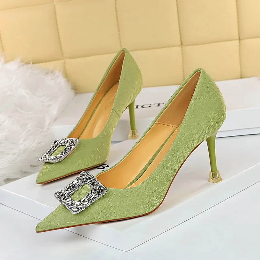 

Fall Luxury Women Green Thin High Heels Pumps Pointed Toe Diamond Pumps Beige Crystal Silk Pumps Prom Large Size 43