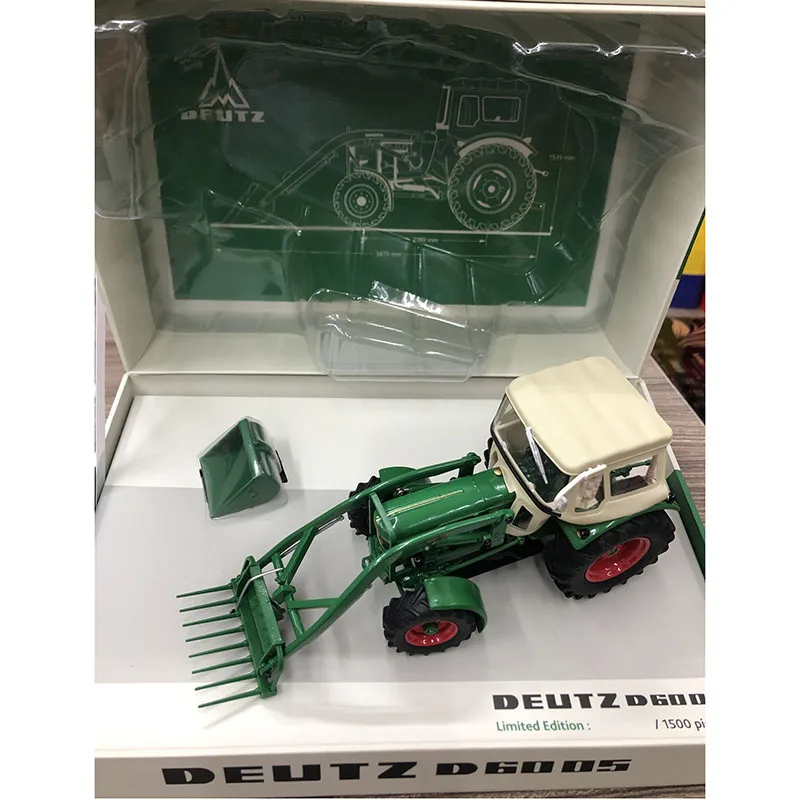 

UH Diecast 1:32 Scale DEUTZ D6005 - 4WD Tractor Alloy Agricultural Machinery Model Collection Souvenir Display Ornaments 6200