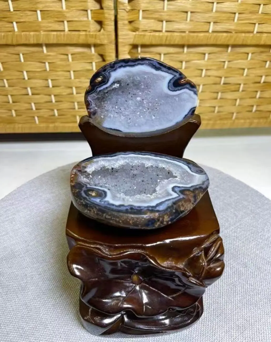 1Pcs Agate Jubao Natural Crystal Original Stone Jade Stone Ornamental Stone Living Room Office High-Grade Decorative Ornaments