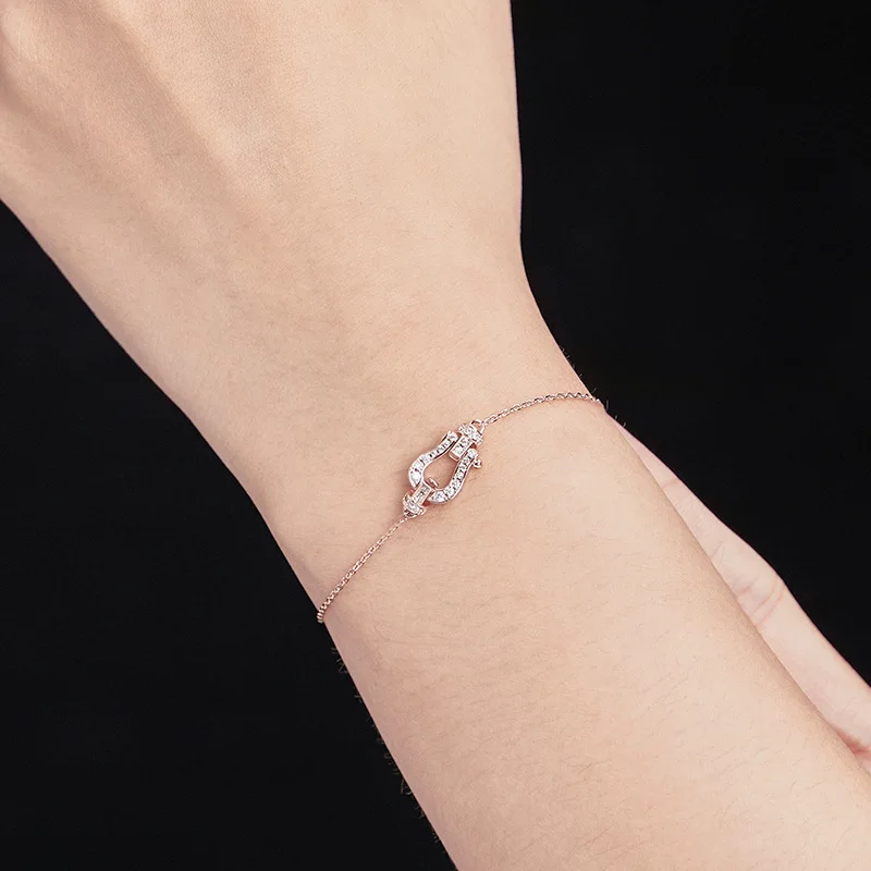 

Star with the same horseshoe micro inlaid diamond simple fashion bracelet female