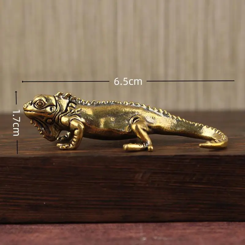 

Латунная статуэтка геккона
