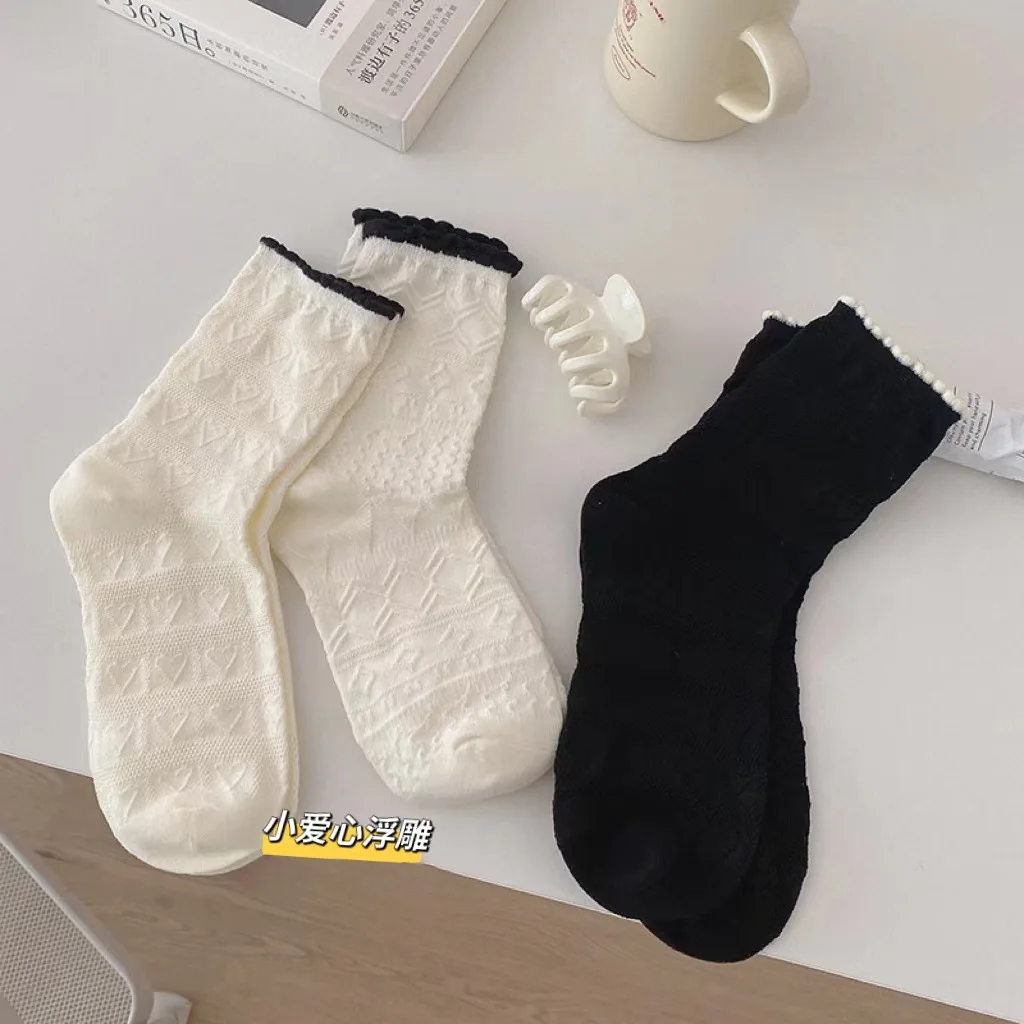 

2022 New Embossed Love Texture Socks Women's Socks Cute Wild Black and White Mid-tube Autumn and Winter Cotton Socks Cute Socks