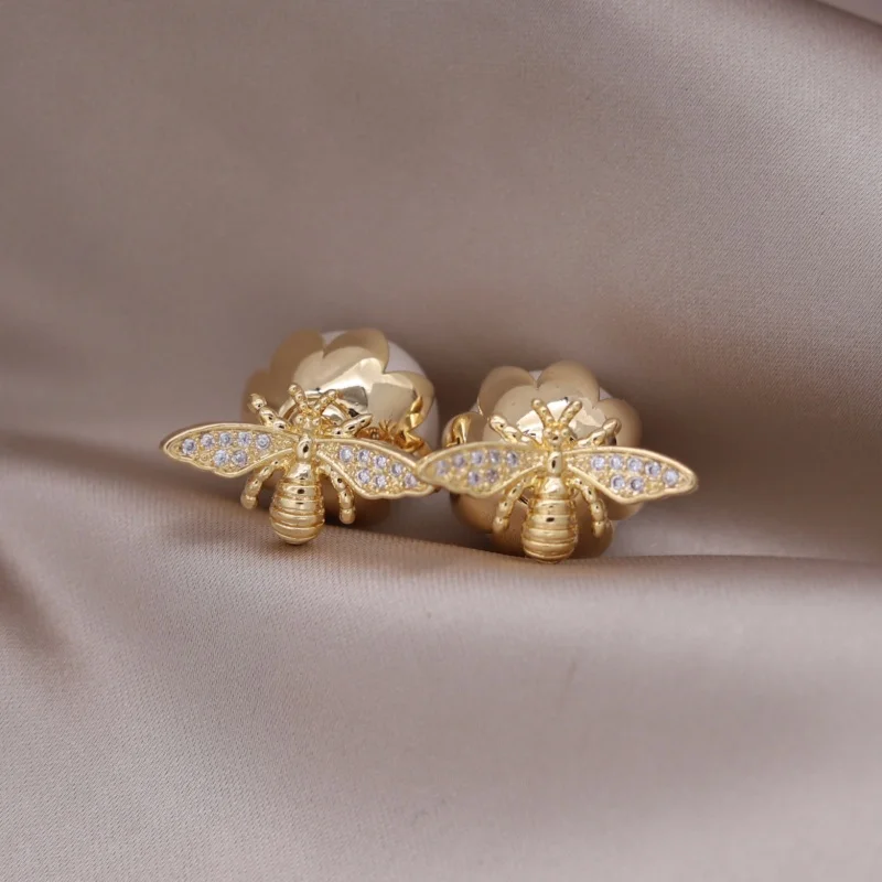 South Korea new design fashion jewelry 14K gold plated bee zircon pearl earrings elegant women's daily work accessories