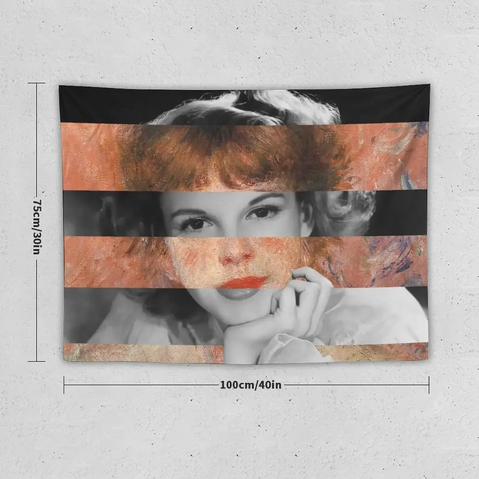 Реноир Жанна Самар в платье с низким вырезом и гобелен Джуди Гирлянда