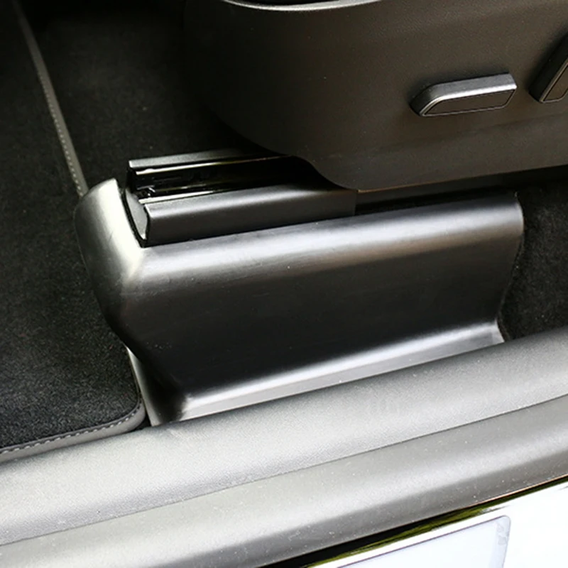 Противоударный чехол на автомобильное сиденье Tesla Model Y