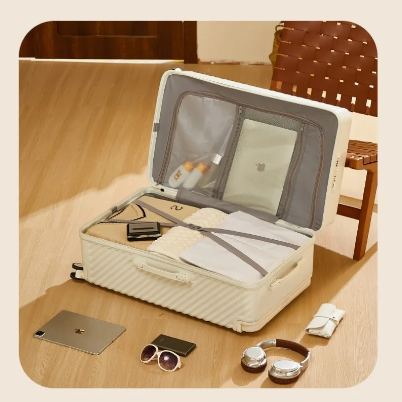 Новый широкий чемодан на колесиках женский большой вместимости универсальный