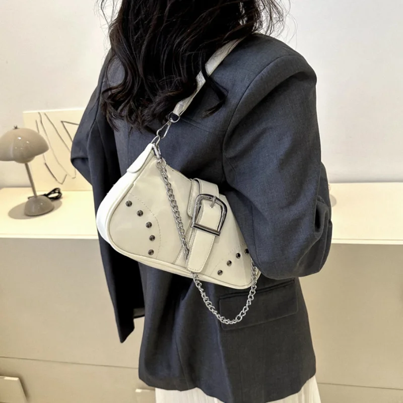 

Винтажные женские сумки на плечо с заклепками, однотонная женская сумка под подмышку, модные маленькие сумочки на цепочке, женская сумка-тоут из искусственной кожи
