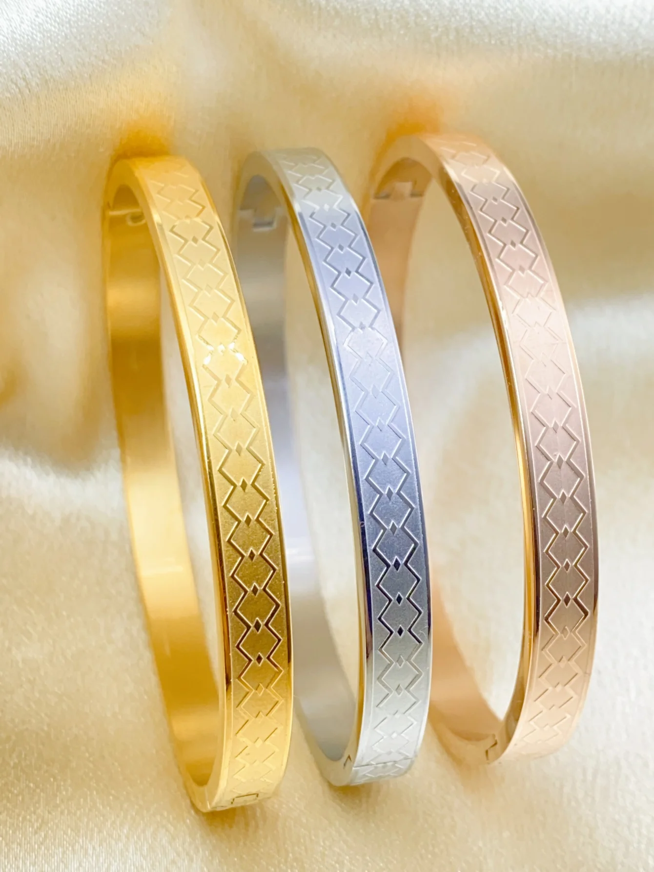 Модный браслет из нержавеющей стали