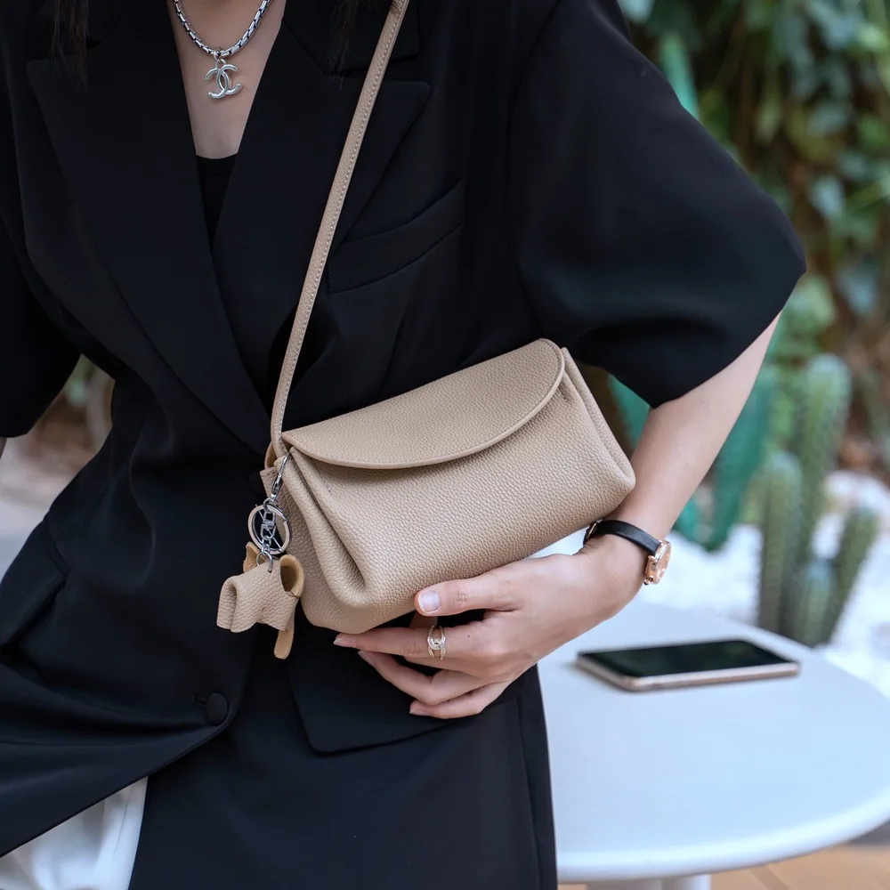

Genuine Leather Women's French Style Niche Flip Bag Leisure Fashion Small Messenger Shoulder Bag Cowhide Free Elephant Pendant