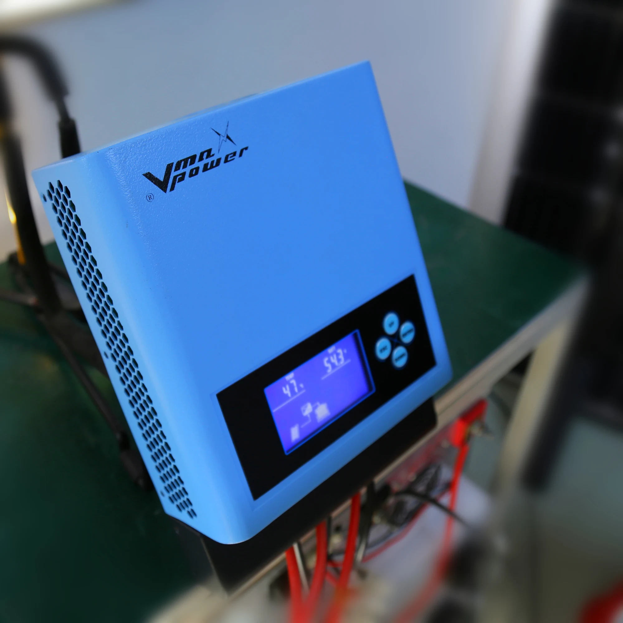 

Контроллер заряда солнечной батареи Vmaxpower 12 В 24 в 36 в 48 в 96 в 30 А 40 А 50 А 60 А 30 40 50 60 А MPPT Контроллер заряда солнечной батареи