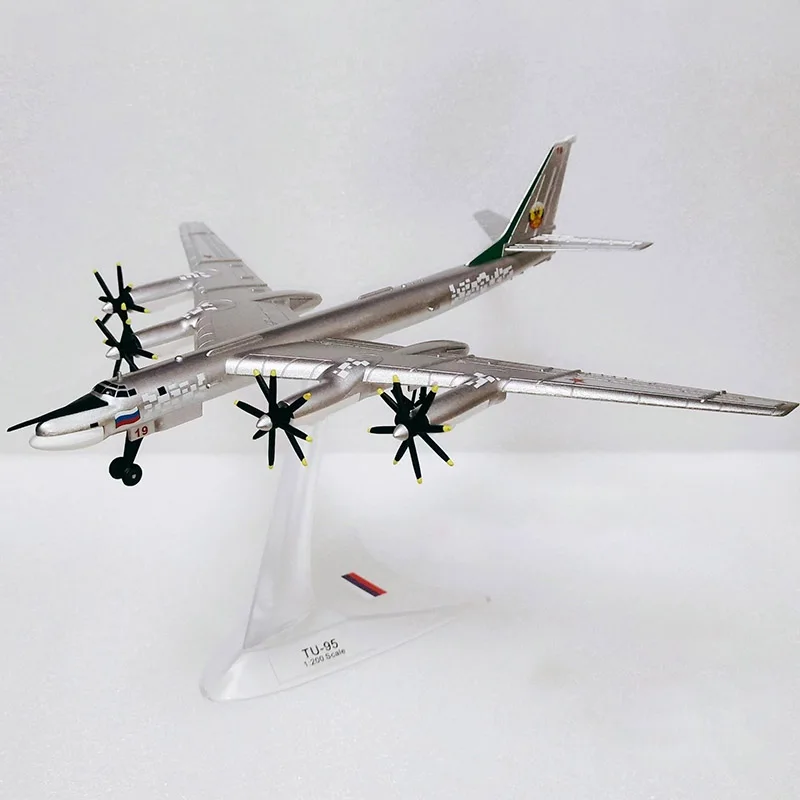 Модель 1/200 года модель модели TU95 TU95MS Bear-H из литого металлического сплава - купить