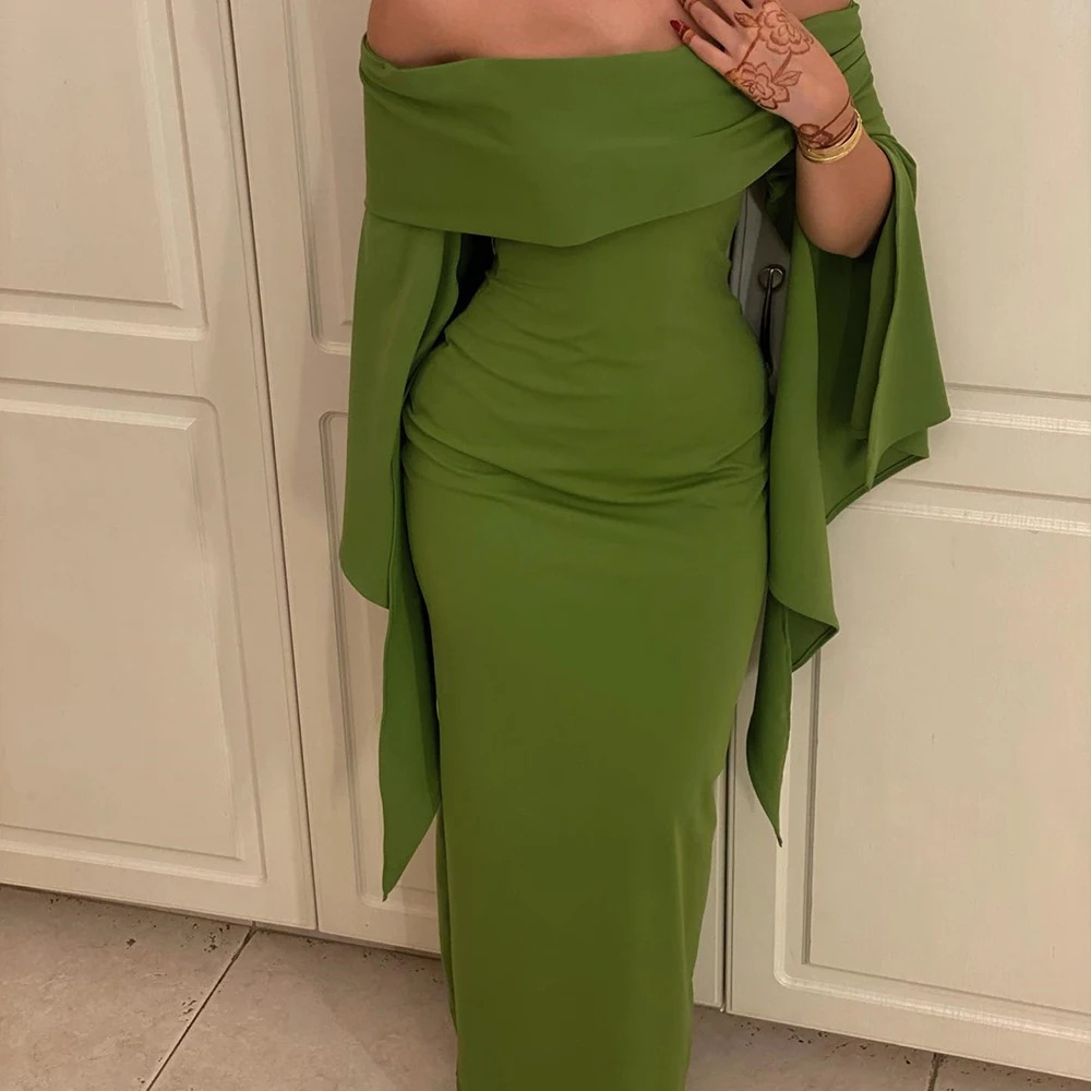 Прямое вечернее платье из джерси с открытыми плечами по индивидуальному заказу