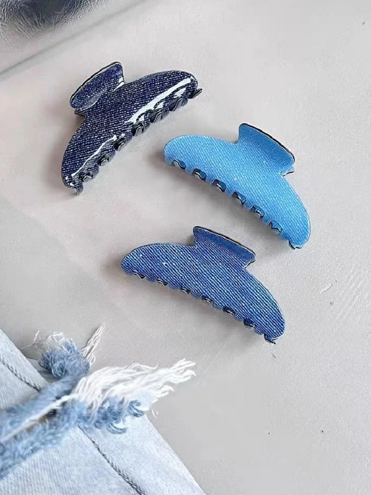 Resin Simple Hair Claws For Women Girl Summer Vacation Acrylic Ponytail Hair Clip 2023