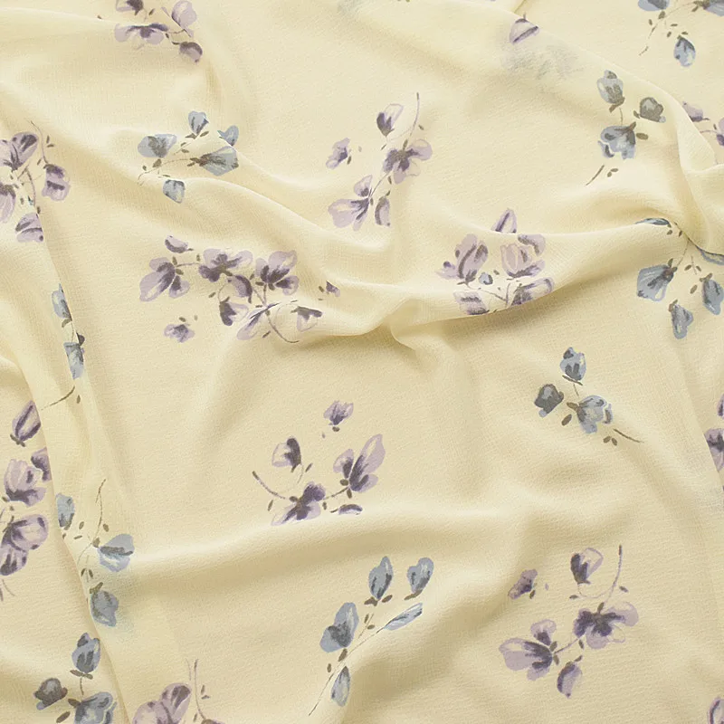 

Fashion Fabric Nano Wrinkle Chiffon Fabric Spring And Summer Printed Fabric Beige Bottom Small Broken Flowers Very Soft