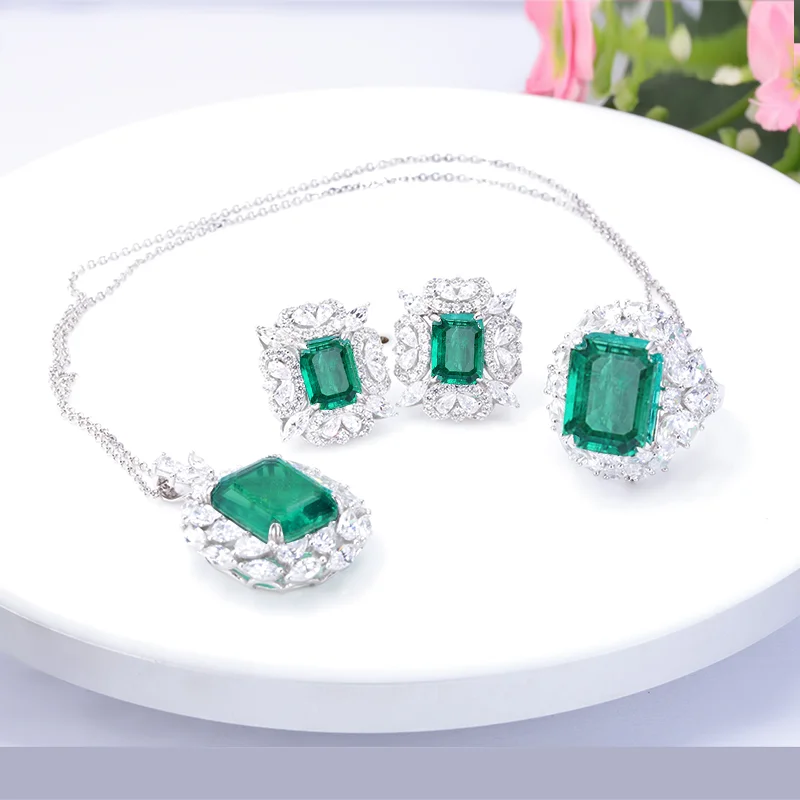 

Комплект из колье и серёг, из серебра 925 пробы