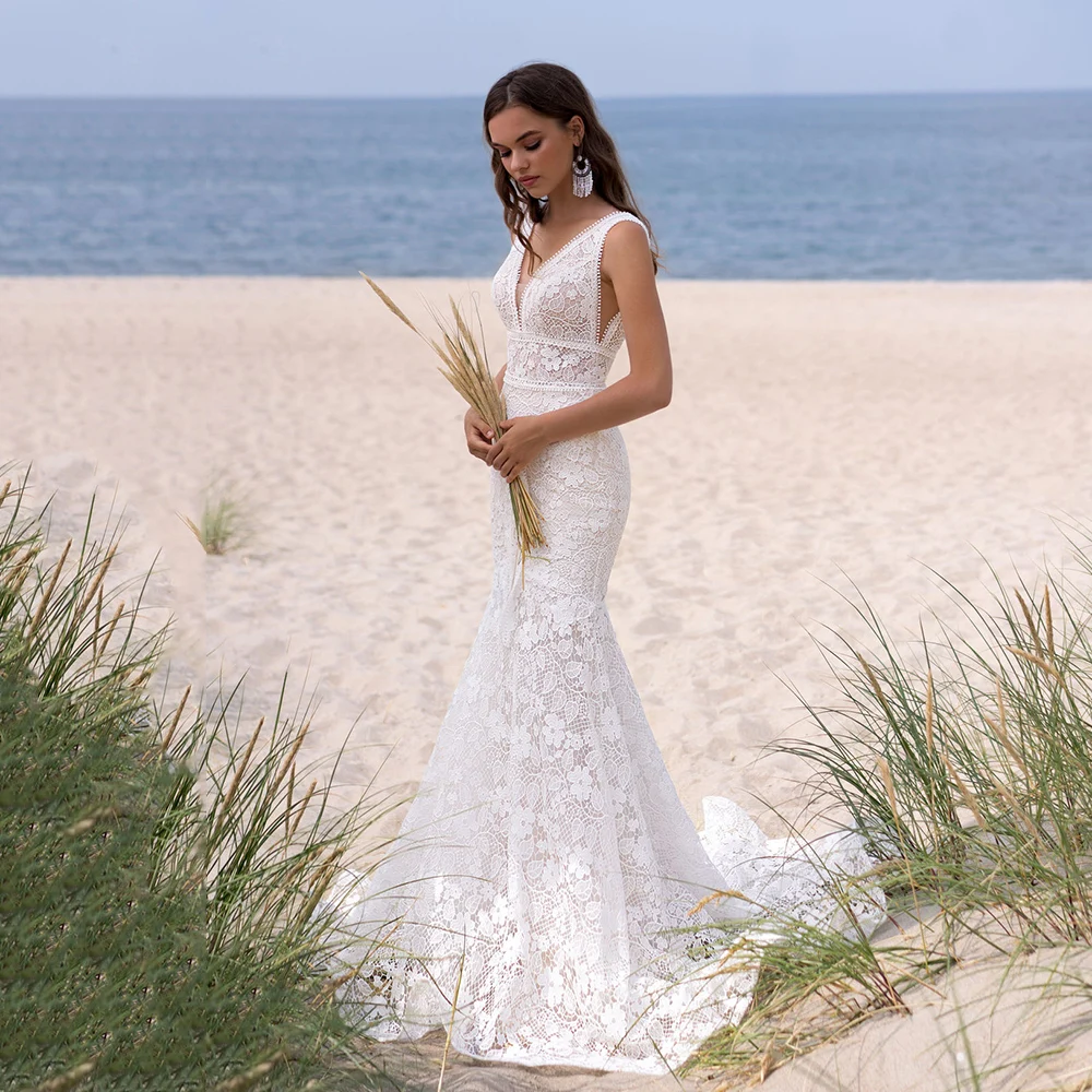 

V Neck Lace Mermaid Wedding Dresses With Chic Appliques Sweep Train Backless Sleeveless Elegant Bridal Gowns Beach For Bride