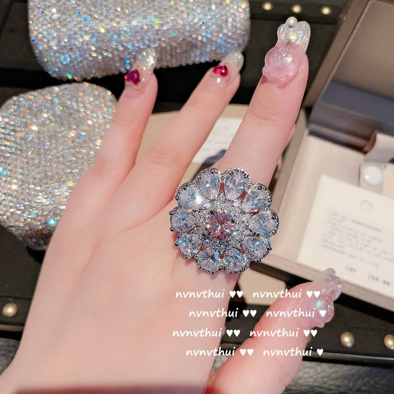 

European and American Copper Inlaid Zircon Flower Ring Bright Love Gemstone Ladies Attend Banquet Ring High Quality Jewelry