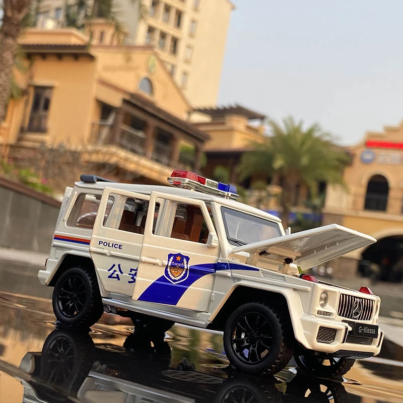 Модель автомобиля Mercedes Benz G63 из сплава в масштабе 1:32 литой металлический