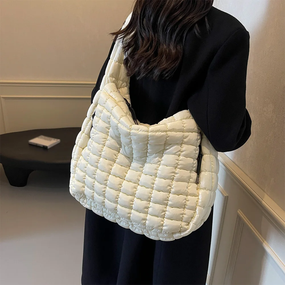 Стеганая сумка через плечо легкая сумка-тоут-пуховик большая мягкая пышная для