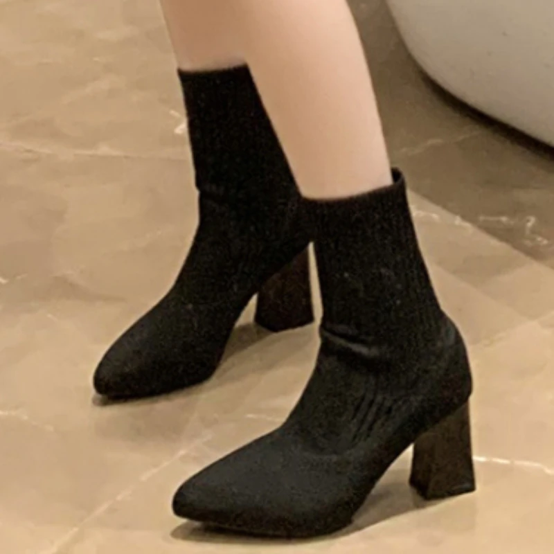 

Женские ботинки-носки с острым носком, Новая зимняя женская обувь, модные ботинки на массивном каблуке для женщин, сохраняющие тепло ботинки до середины икры