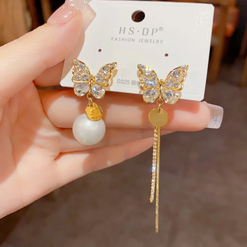 

Light Luxury Asymmetric Zircon Butterfly Pearl Tassel Exquisite High-End Fashion Earrings