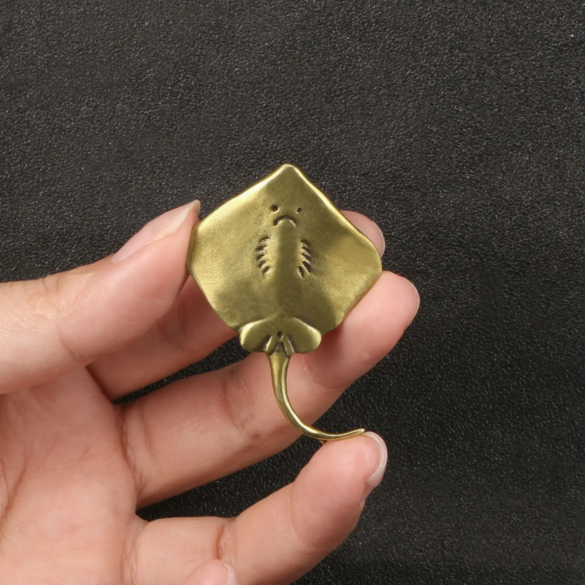 

Миниатюрная статуя дьявольской рыбы MOONBIFFY медная