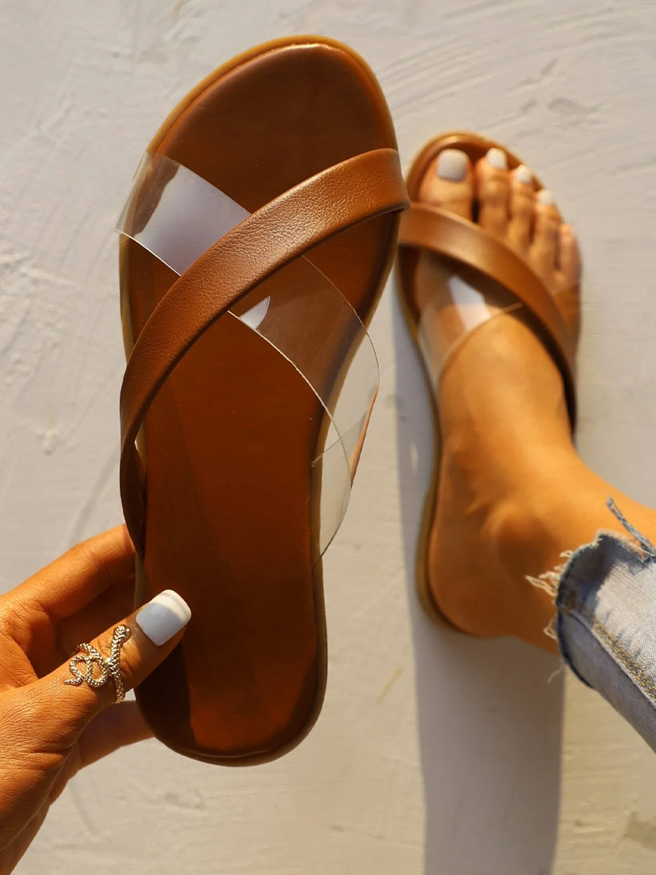 

Minimalist Criss Cross Slide Sandals
