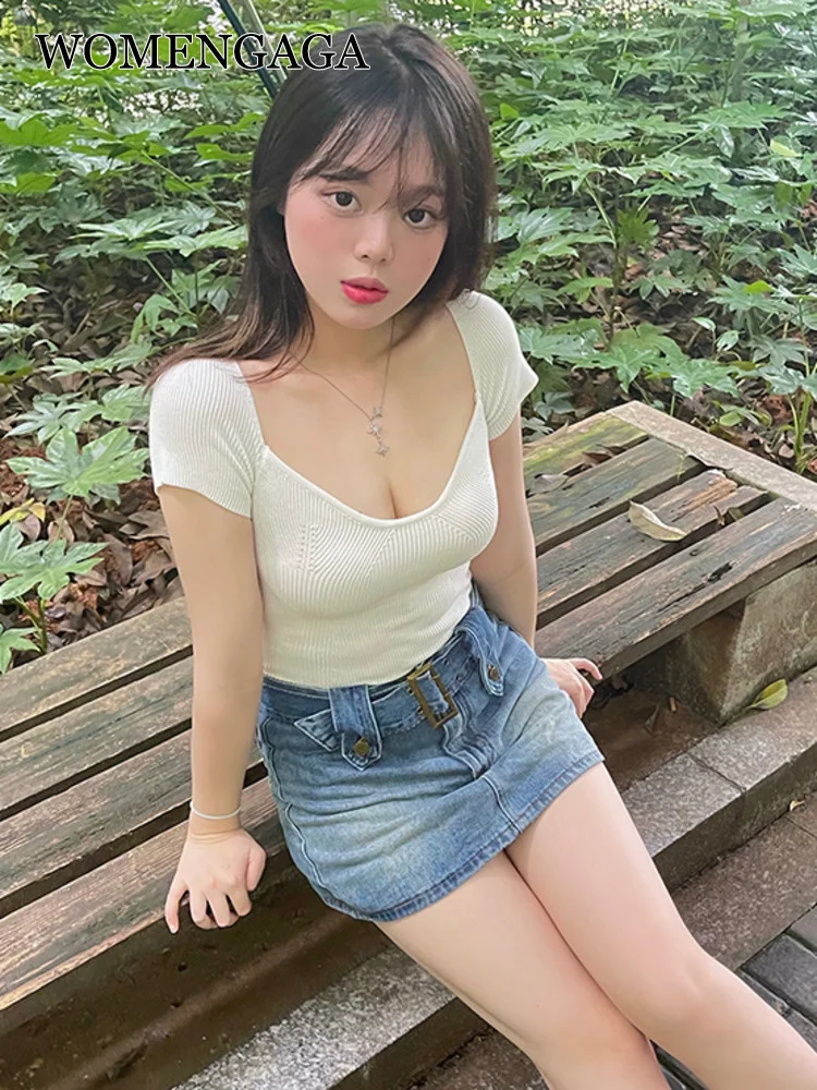 

Женская трикотажная футболка с коротким рукавом и квадратным вырезом