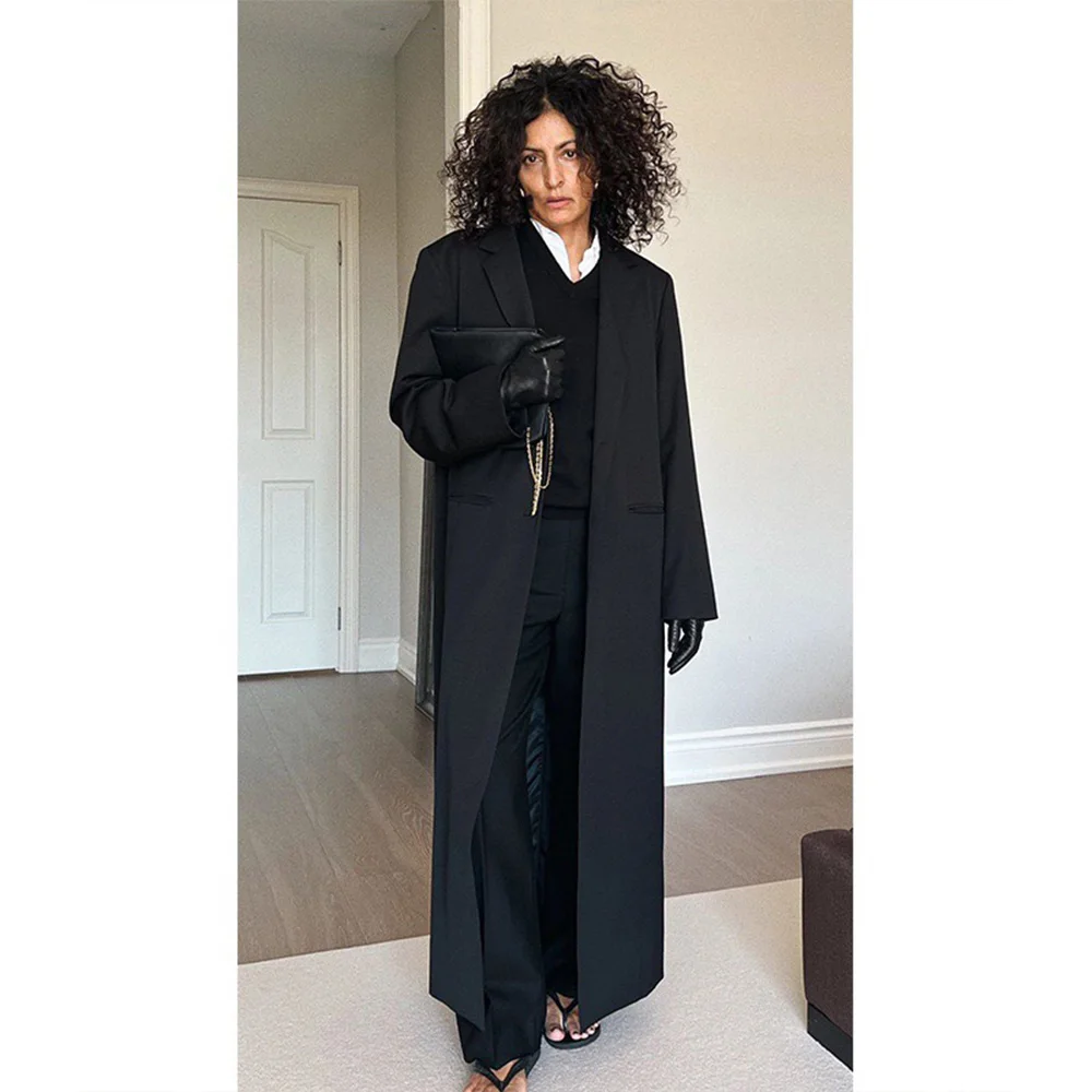 

Модное чувственное черное пальто R0w средней длины 23 осень/зима