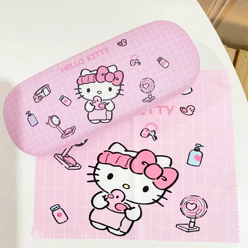 

Чистящая салфетка для очков Kuromi