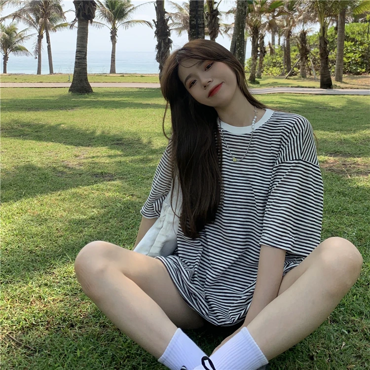 Женская футболка в полоску корейского стиля свободная одежда с коротким рукавом