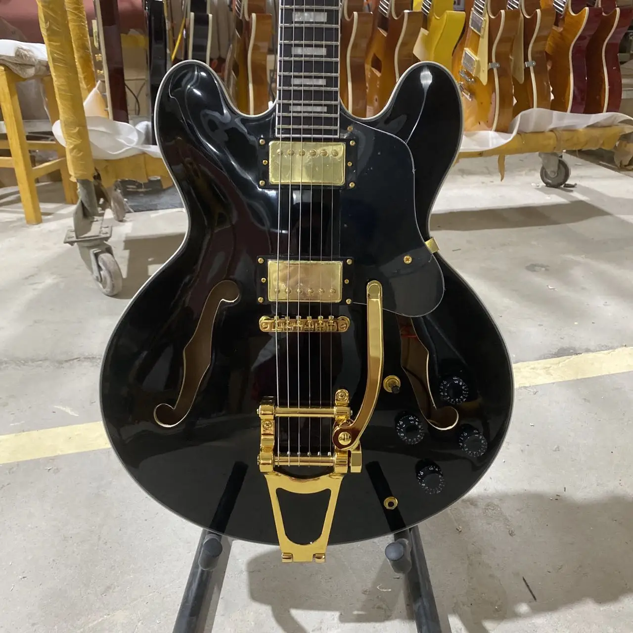 

ES 335 Electric Guitar Black Color Semi Hollow Body Golden Hardware with Bigsby Tremolo System High Quality Free Shipping