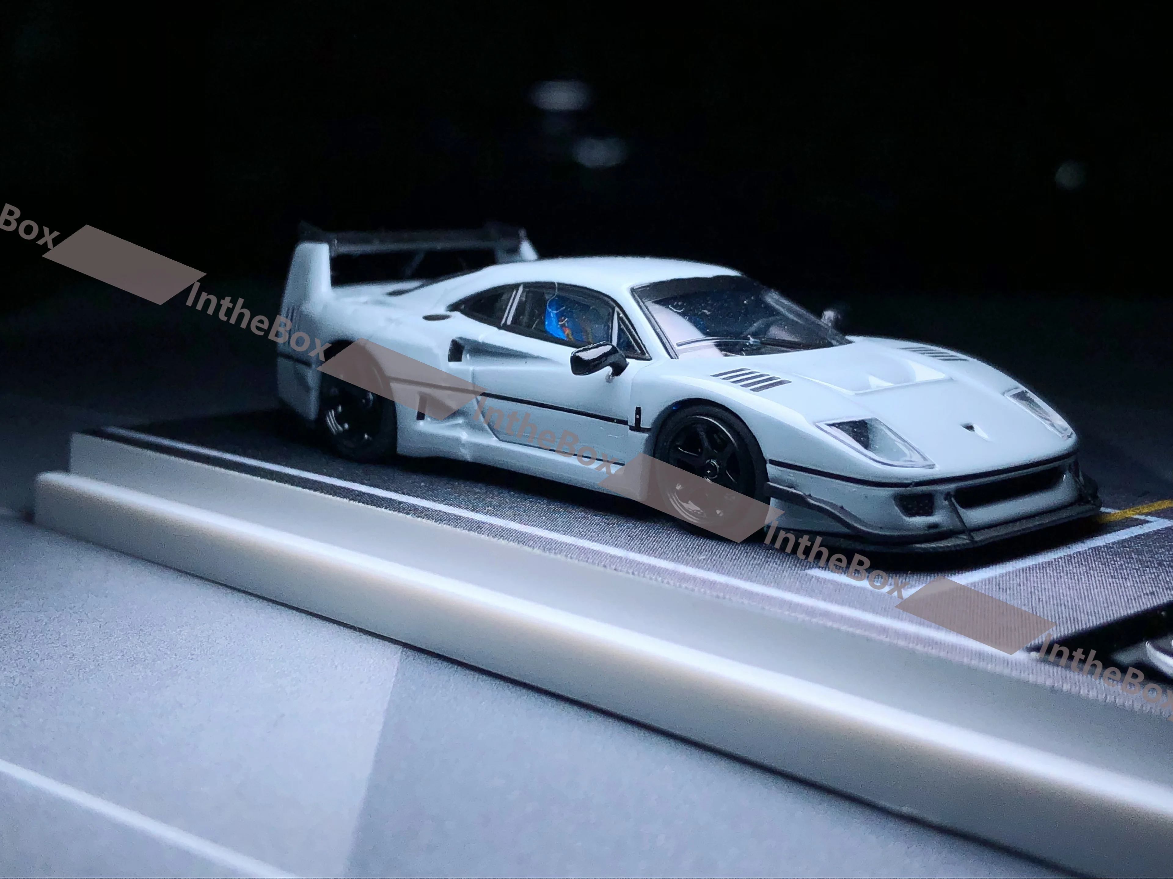 

TPC 1:64 LBWK F40 Diecast Model car Collection Limited Edition Hobby Toys