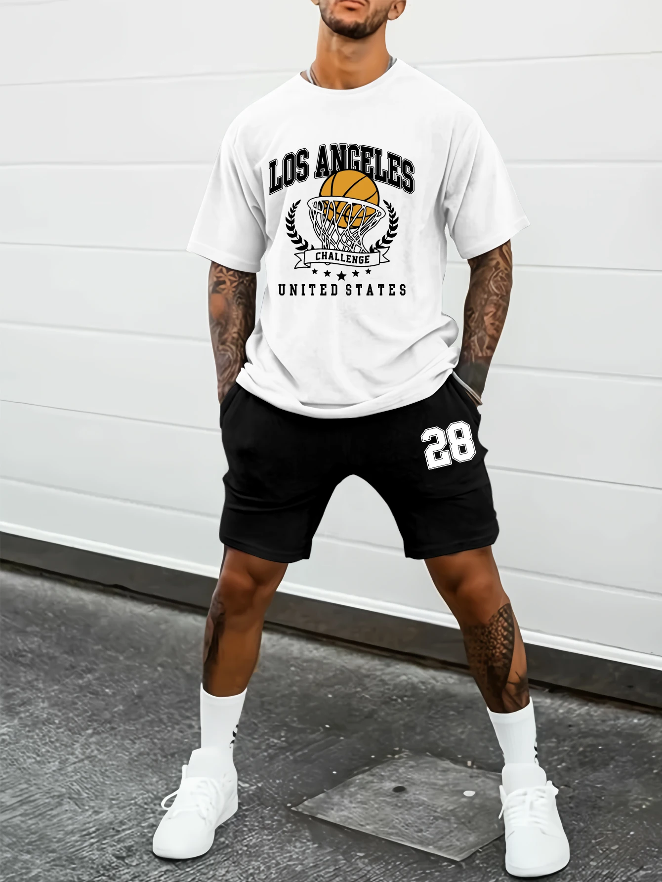 Костюм мужской из двух предметов с короткими рукавами и круглым вырезом