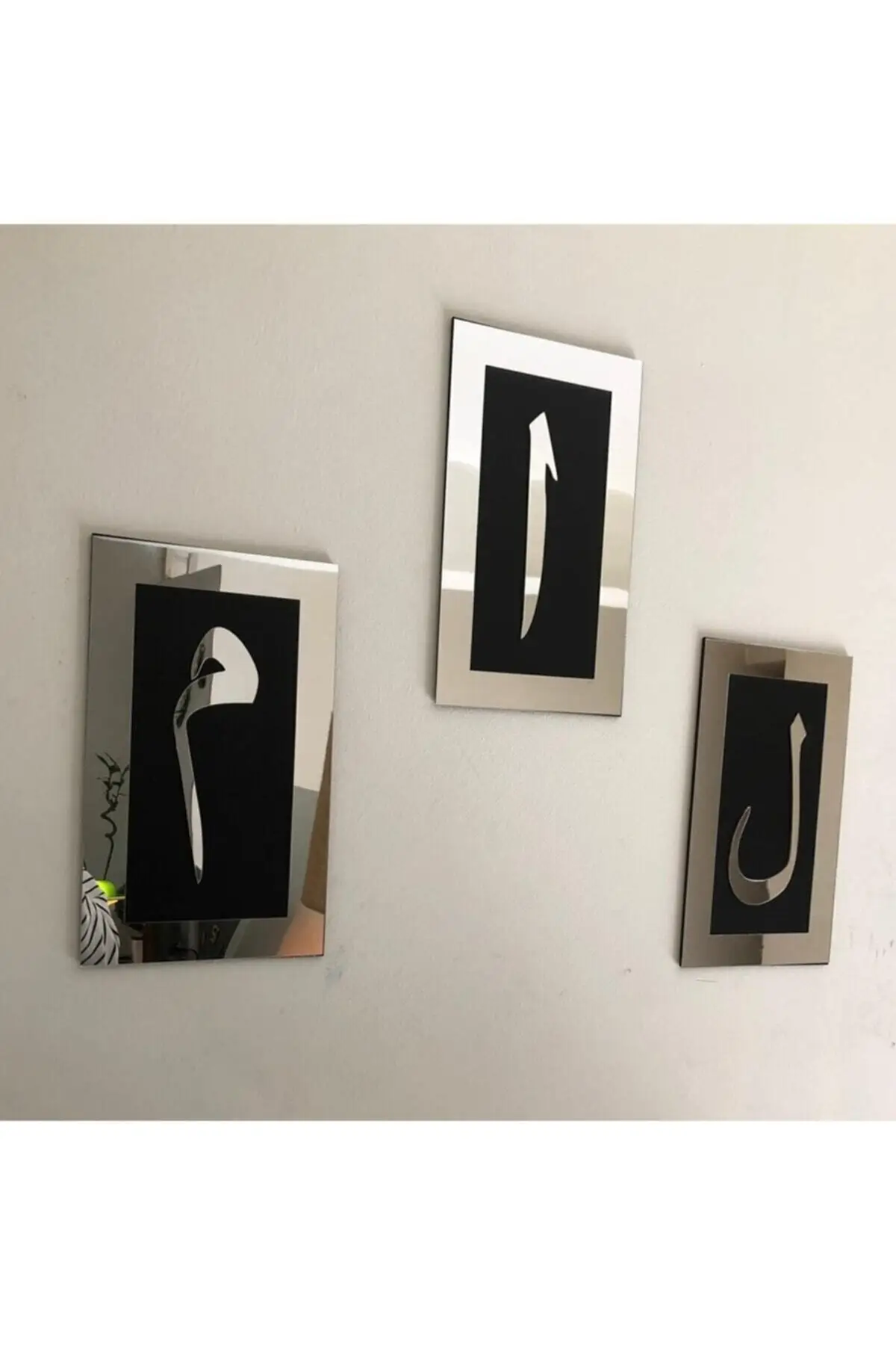 

Aleph Lam Mim Silver Mirror Plexi Wall Table Set Silver