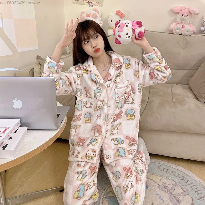 Женский зимний комплект из двух предметов кораллового цвета