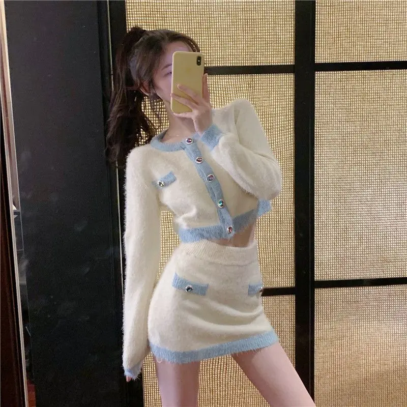 Женский трикотажный кардиган с длинным рукавом и юбка контрастных цветов