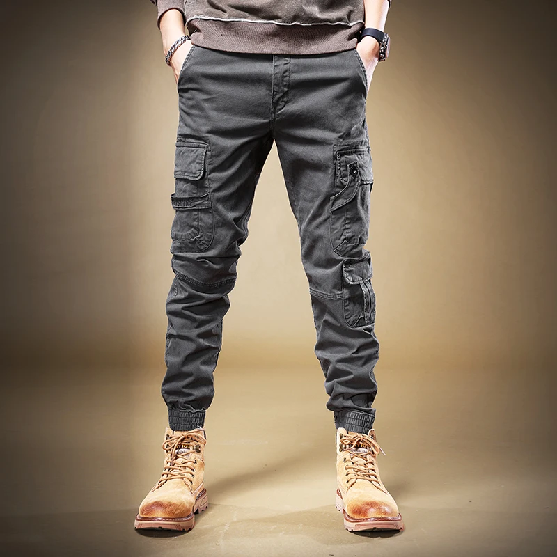 Рисунок 6 - Джинсы-карго мужские с множеством карманов