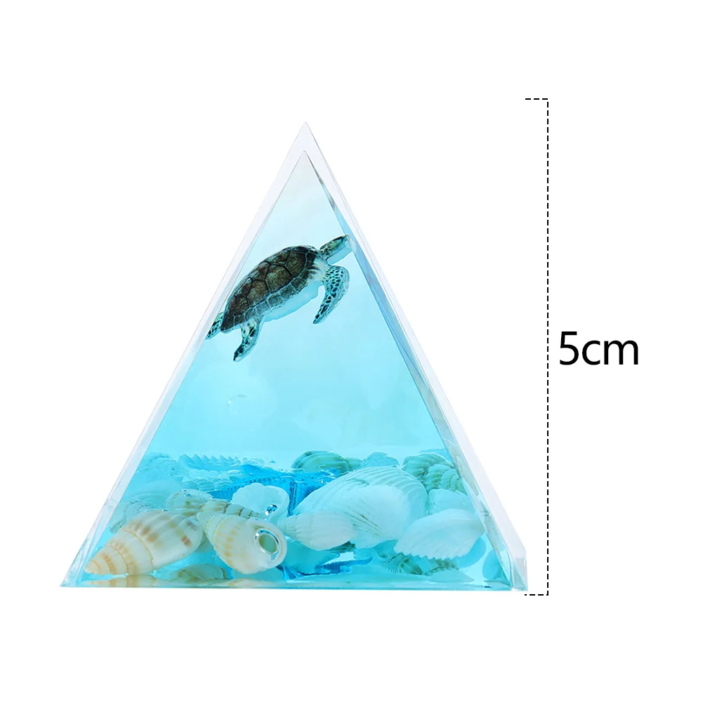 Настольная лампа в виде пирамиды из смолы 5 см