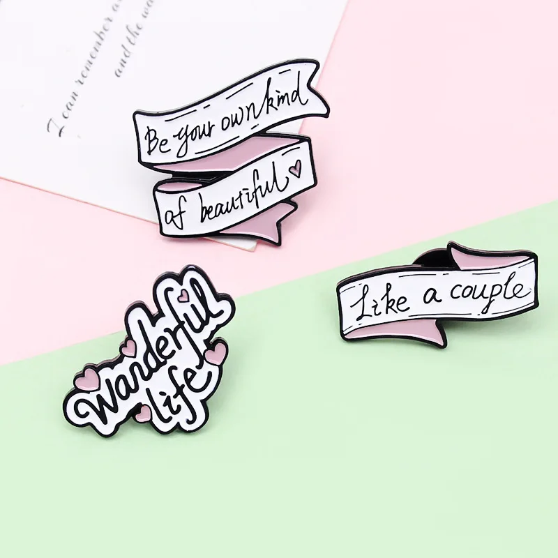 Cute Pink Love Lapel Pins Cartoons Anime Badges Fashion Letter Brooches For Women Metal Hijab Decorative Brooch Jewelry |