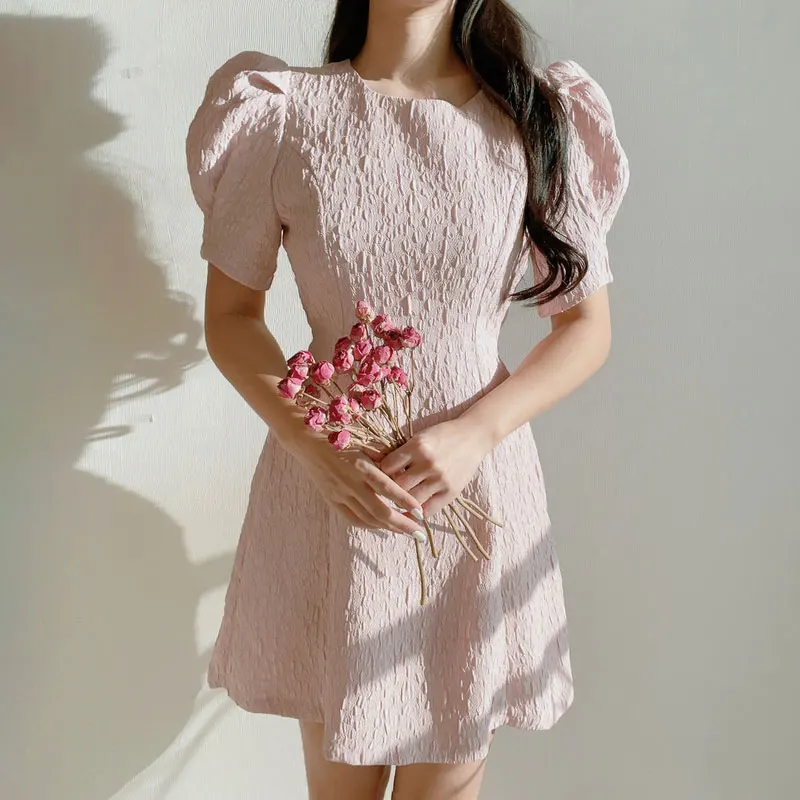 

Французское милое женское платье WDMSNA с квадратным вырезом, платья со складками и пышными рукавами, корейское шикарное летнее облегающее ТР...