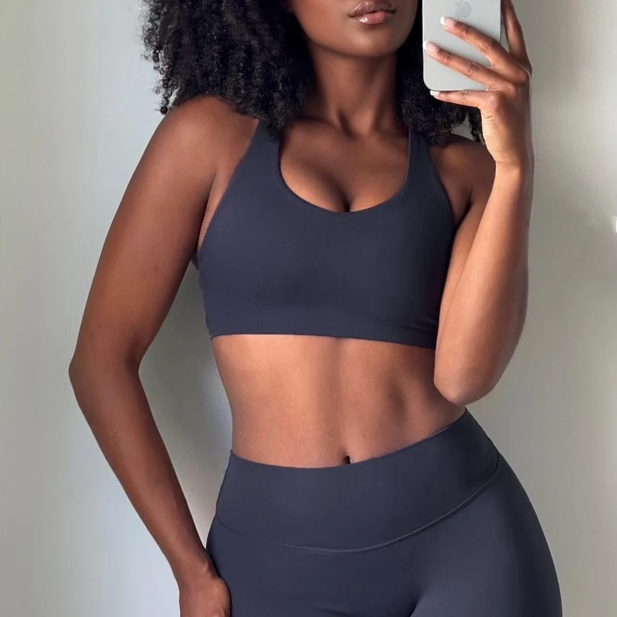 Фото Спортивный топ Oner Active Tank Top Racer Back для женщин, топ для йоги с вставками для груди, укороченный топ, одежда для фитнеса и пилатеса. №3