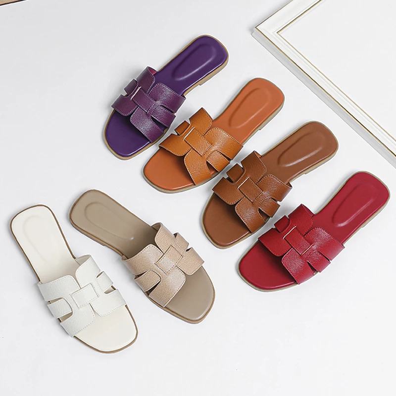 Женские тапочки на плоской подошве модная удобная и нескользящая обувь с