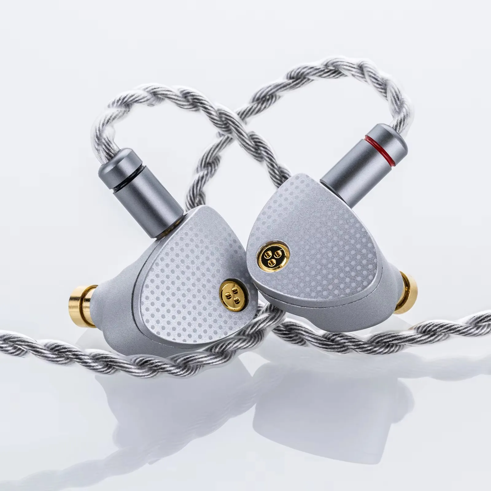 Фото Наушники ARIA 2: высокопроизводительные внутриканальные наушники (IEM) со съемным кабелем, разъемами 0.78 мм 2pin и 3.5 мм. №3