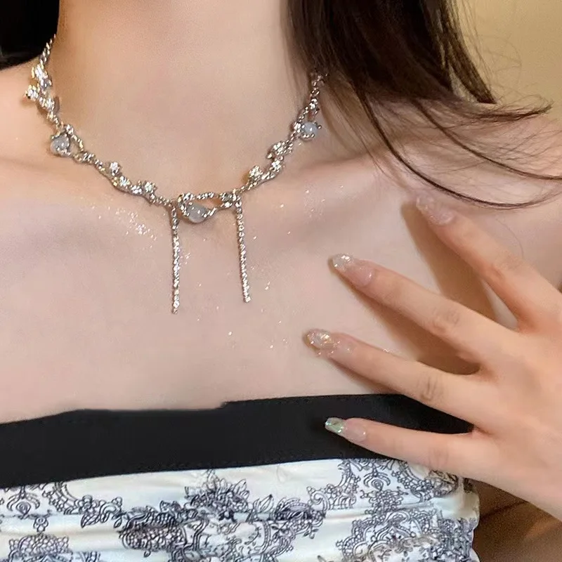 

Zircon Necklace Women's Summer Sweet Hot Girl Net Celebrity Accessories Niche Design Sense High-end Collarbone Chain Trend