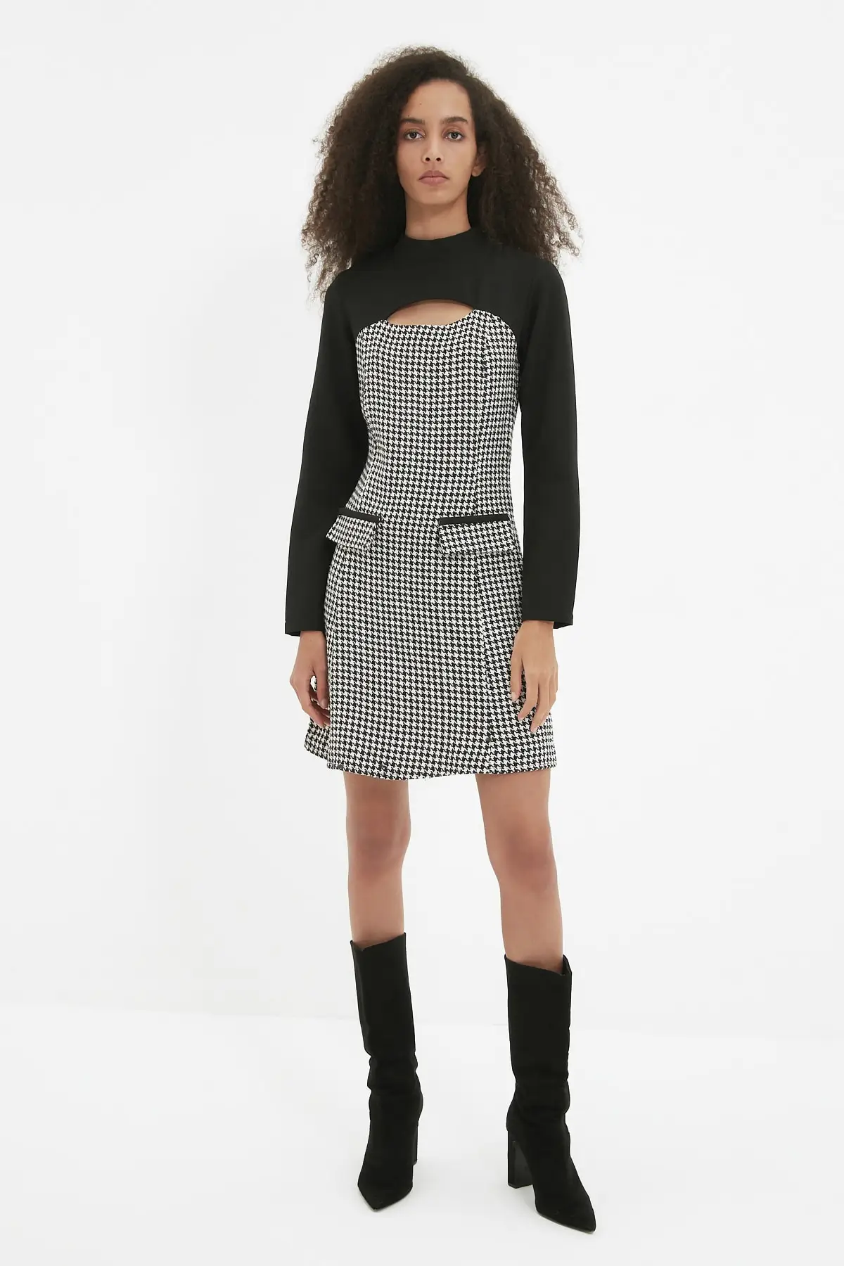 

Trendyol Collar Detaylı Crowbar Dress TWOAW22EL2210