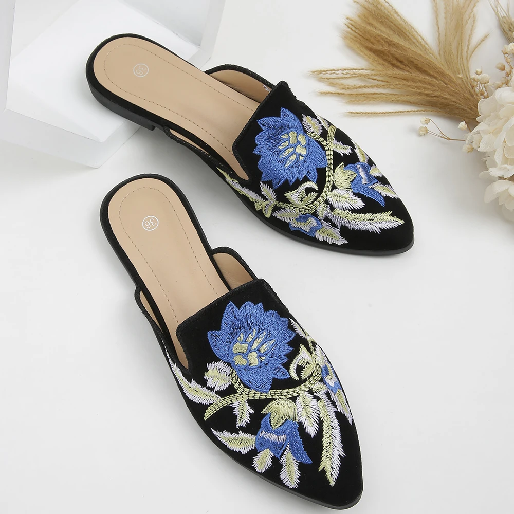 

2022 Summer Women Flat Shoes Mule Slippers Embroidery Slip-on Comfortable Loafers Luxury Women Flat Sandals Zapatos De Mujer
