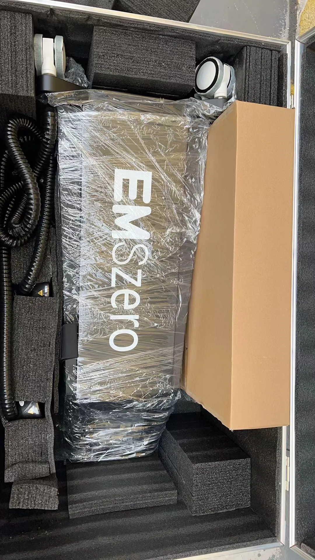 EMSzero NEO машина для моделирования тела профессиональные 6500 Вт 15 Тесла 200 Гц RF 2024