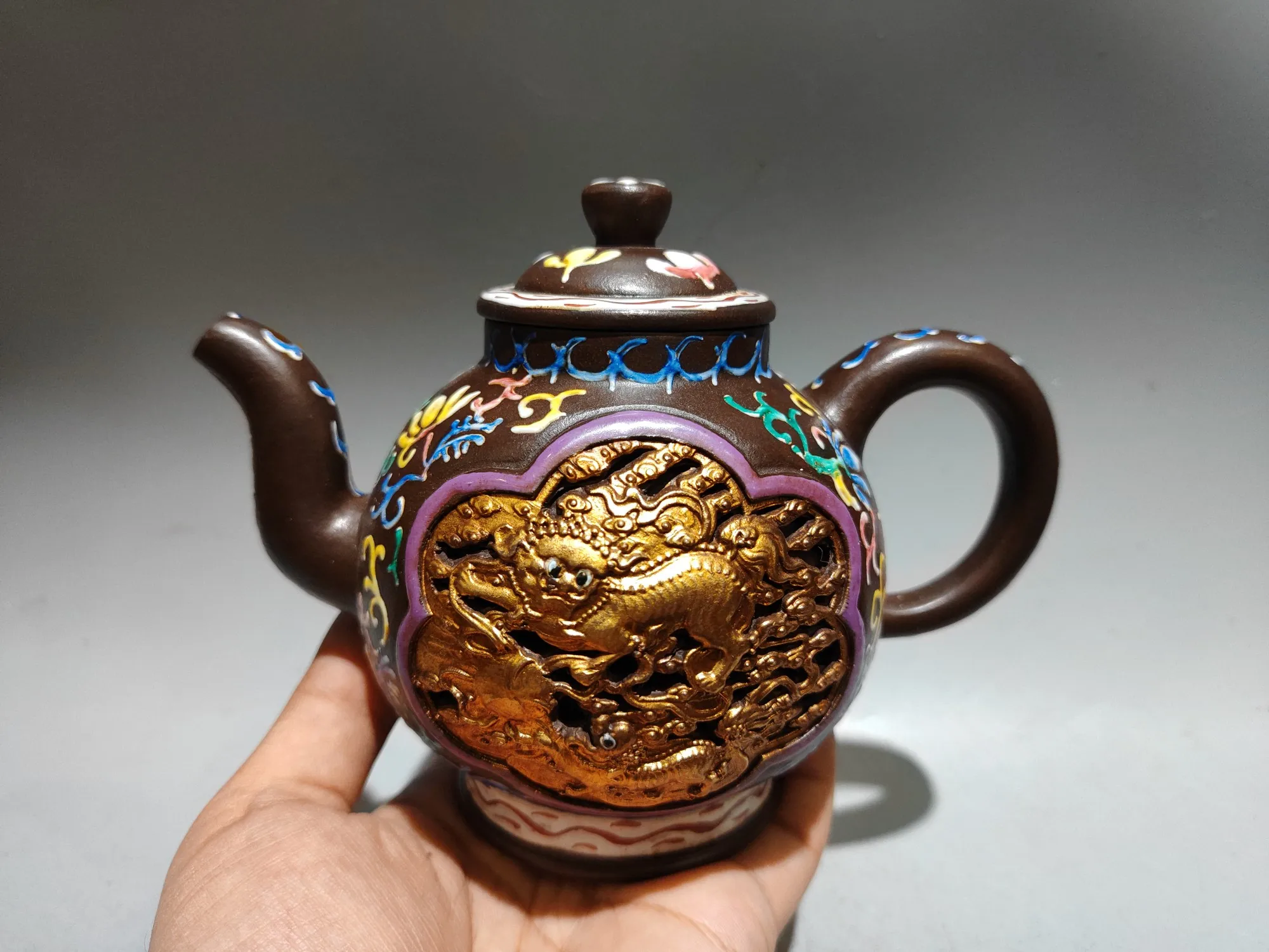 

Старинный китайский эмалированный чайник из Исинской глины (красного цвета)