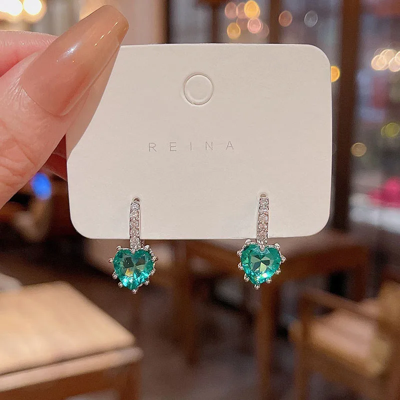 

Серьги-гвоздики из серебра 925 пробы с цирконом